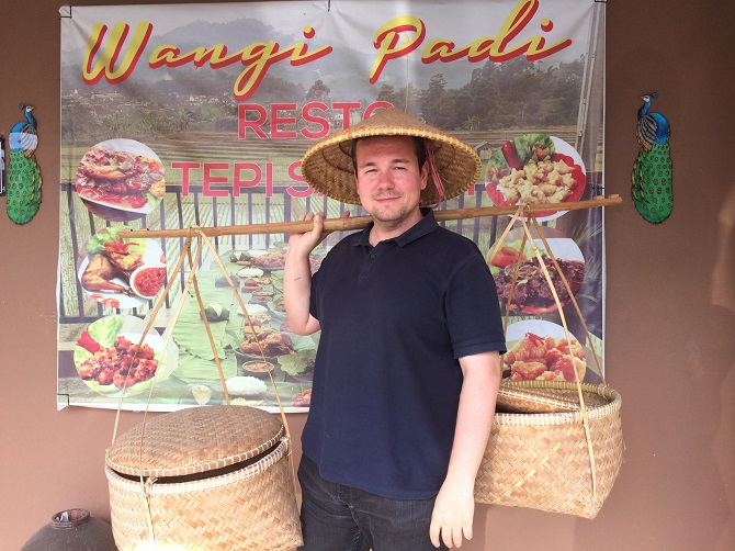 Sundanese restaurant somewhere in Bandung, Indonesia (July 2019).