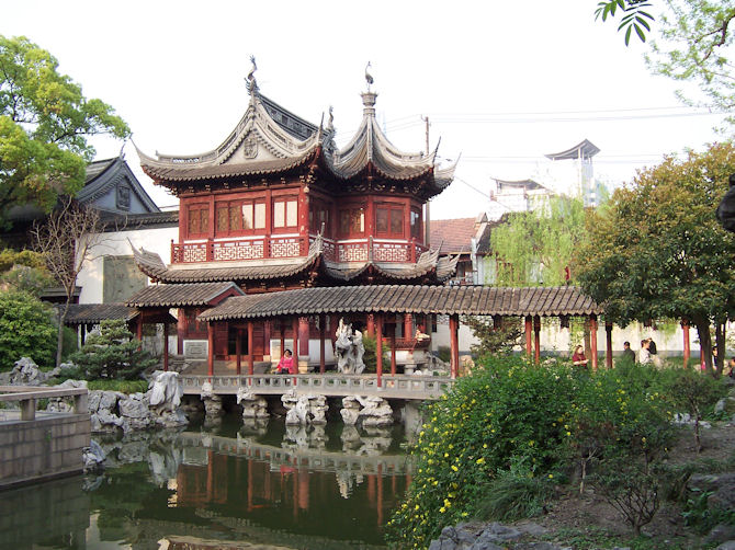 The Yuyan garden, Shanghai, China (April 2011).