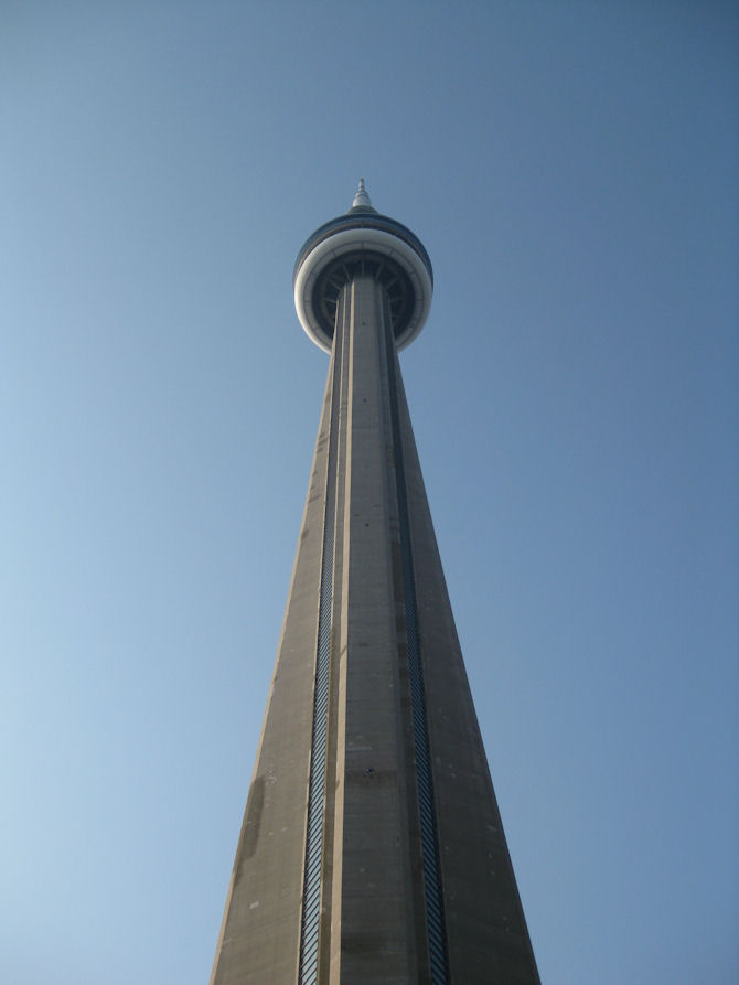 The CN Tower, Toronto, ON, Canada (August 2009).